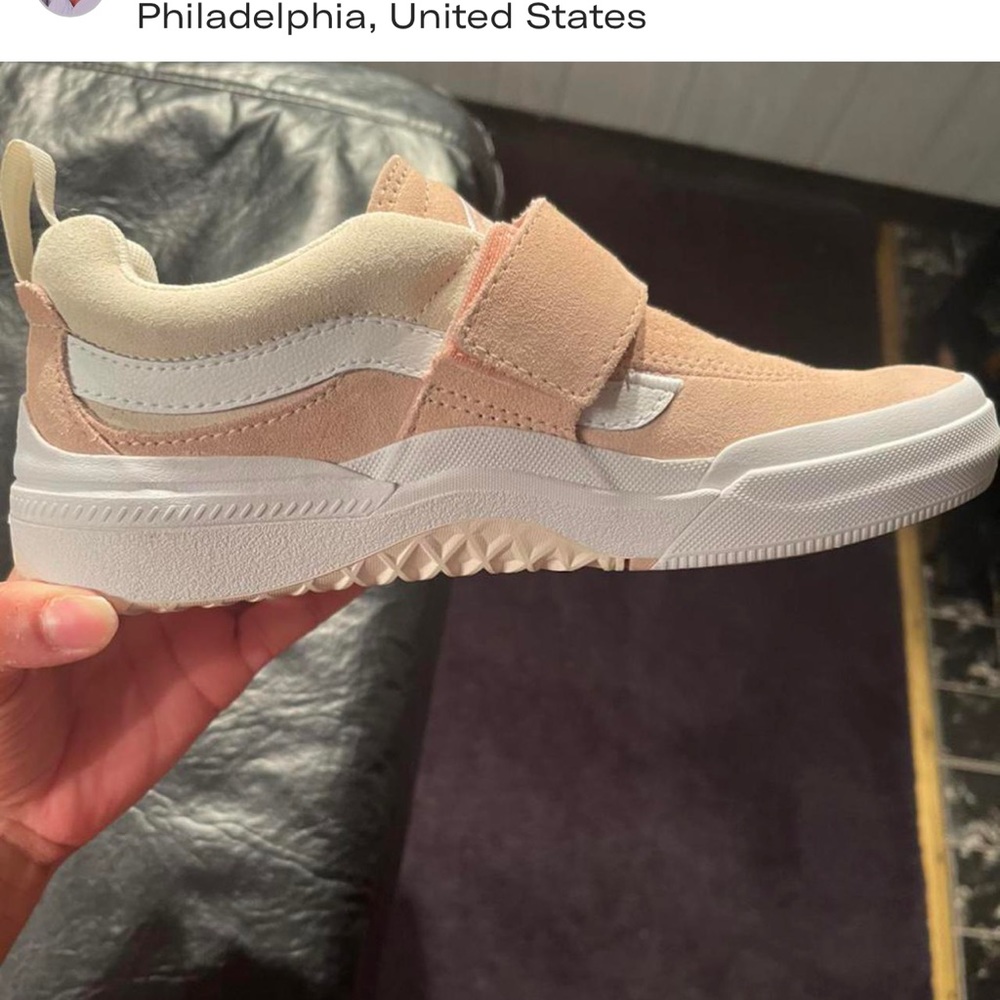Vans - Picture 3 of 4